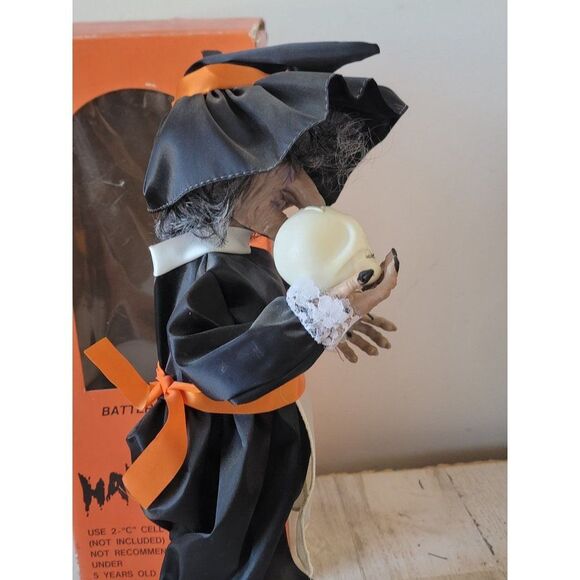 Vintage Halloween witch AS IS skull figure scary prop home decor - Picture 7 of 14